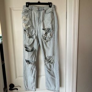 Ripped Mom Jeans Light Washed